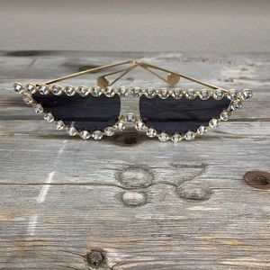 Rhinestoned Cat Eye Sunglasses